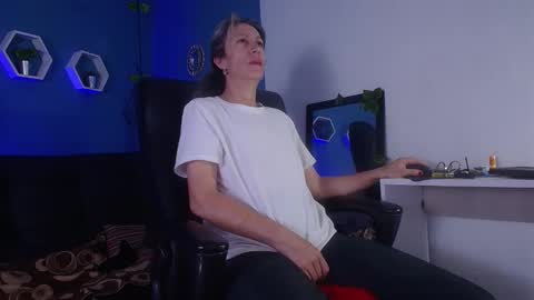 Snapshot of laurasofia45 chatting on 03-01-26, 11:18 Laura Sofia online show from 03-01-26, 11:18