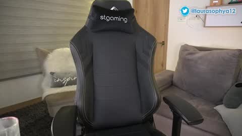 Laura online show from 01-09-25, 02:33