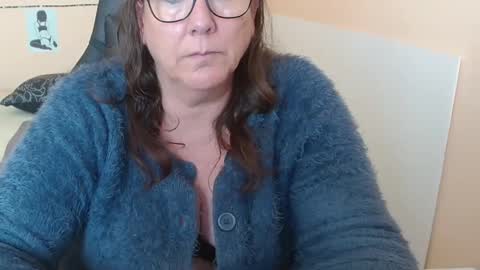 laureanne online show from 12-04-24, 01:42