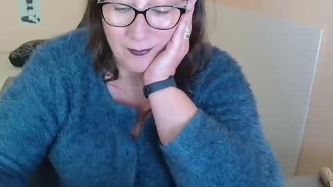 laureanne online show from 12-11-24, 01:49