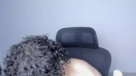 Laureent online show from 11-10-25, 03:38