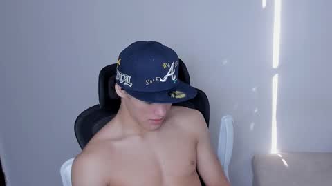 Laureent online show from 11-30-25, 07:07