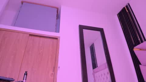 Laurem online show from 10-29-25, 07:04