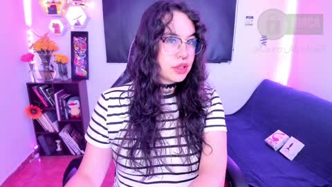  Im Lauren  independent model   online show from 01-01-25, 10:56