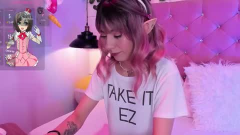 Snapshot of lauren_evans96 chatting on 10-18-25, 12:02 Lauren evans9 online show from 10-18-25, 12:02