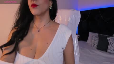 Snapshot of lauren_fit chatting on 01-13-25, 02:00 Lauren online show from 01-13-25, 02:00