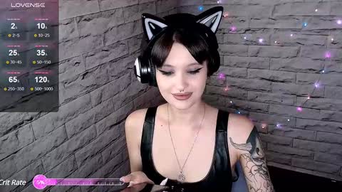 Snapshot of lauren_raquel chatting on 12-05-24, 05:06 Eva online show from 12-05-24, 05:06
