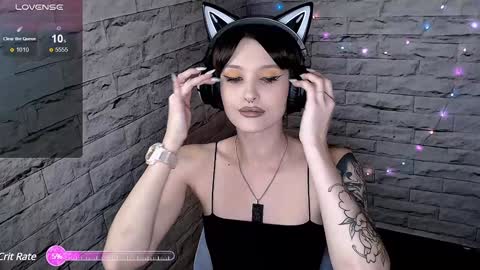 Snapshot of lauren_raquel chatting on 12-12-24, 06:31 Eva online show from 12-12-24, 06:31