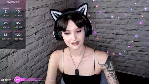Snapshot of lauren_raquel chatting on 12-14-24, 04:20 Eva online show from 12-14-24, 04:20