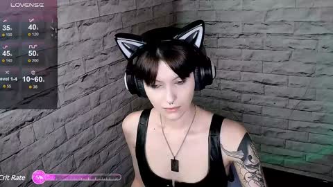 Snapshot of lauren_raquel chatting on 12-29-24, 02:42 Eva online show from 12-29-24, 02:42