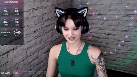 Snapshot of lauren_raquel chatting on 01-09-25, 06:26 Eva online show from 01-09-25, 06:26
