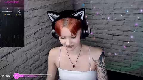 Snapshot of lauren_raquel chatting on 02-26-25, 05:39 Eva online show from 02-26-25, 05:39
