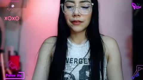 Snapshot of lauren_sweet7 chatting on 10-14-25, 03:29 Lauren online show from 10-14-25, 03:29