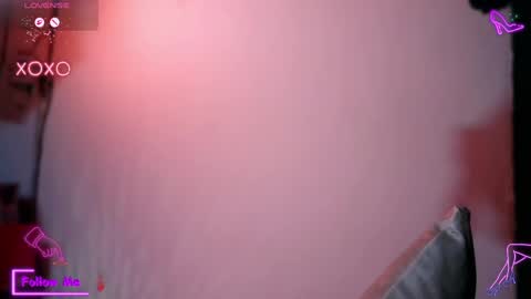 Snapshot of lauren_sweet7 chatting on 10-23-25, 12:43 Lauren online show from 10-23-25, 12:43