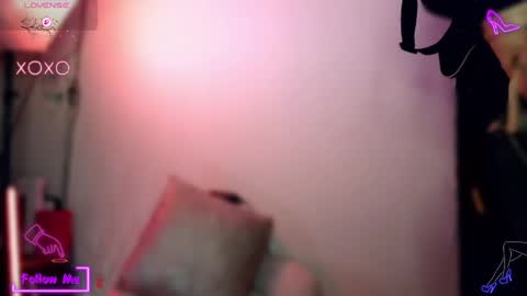 Snapshot of lauren_sweet7 chatting on 10-30-25, 02:35 Lauren online show from 10-30-25, 02:35