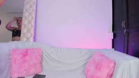 Snapshot of laurenblonde22 chatting on 12-02-24, 08:11 Lauren Blonde online show from 12-02-24, 08:11