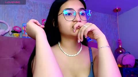 Laurene online show from 01-11-26, 05:12