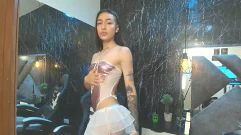 LaurenHazel  online show from 10-31-25, 11:55