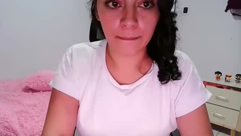 laurenhot94 online show from 01-15-26, 07:06