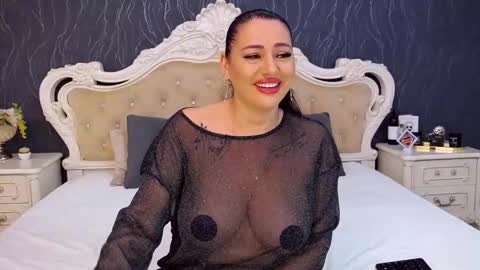 Laura online show from 11-22-25, 08:57