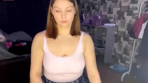 Snapshot of laurenjungling chatting on 11-17-25, 04:57 Hannah online show from 11-17-25, 04:57