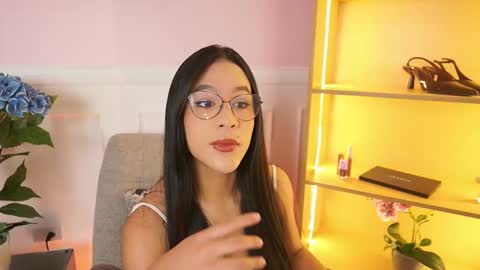Lauren Miles online show from 10-06-25, 11:40