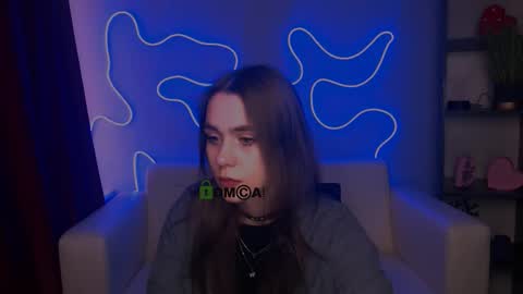 Laure online show from 02-04-26, 01:17