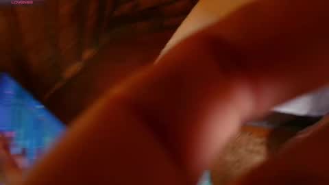 Lauren and Cristopher online show from 11-26-25, 05:08