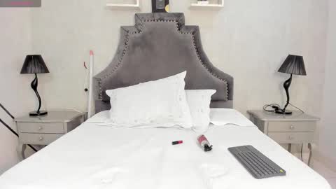 Lauren  online show from 11-16-25, 03:28