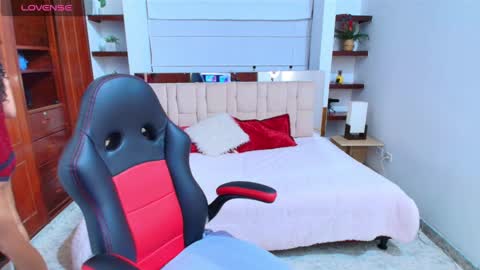 laurent online show from 12-23-24, 03:29