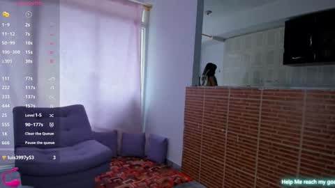 Snapshot of laurent_a chatting on 03-08-26, 03:38 Lucie online show from 03-08-26, 03:38