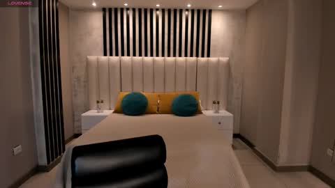 Lau  online show from 12-21-25, 11:23