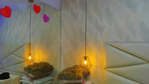 Laurent online show from 11-29-25, 11:35