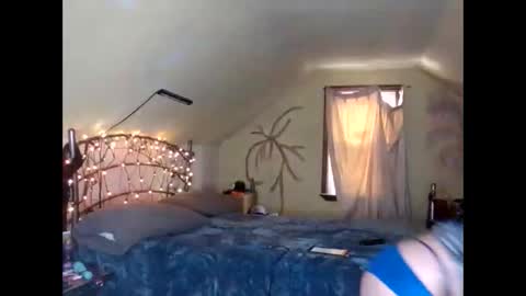 Snapshot of laureybabe44 chatting on 03-04-25, 08:16 Lauren online show from 03-04-25, 08:16