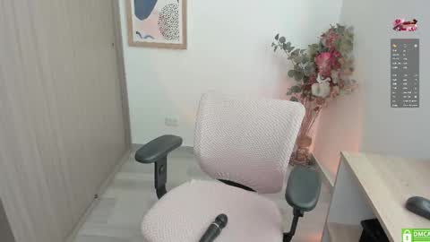 Lauryn online show from 10-09-25, 05:33