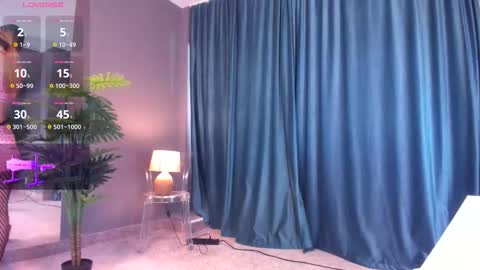 Snapshot of laurynncooper chatting on 02-05-26, 07:46 Laura online show from 02-05-26, 07:46