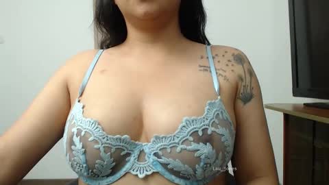 Laura online show from 11-26-25, 02:01