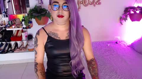 Cristina online show from 10-26-25, 11:42