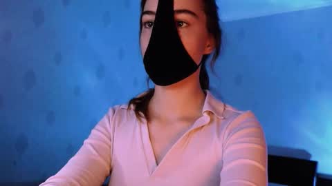 Lavinda online show from 10-17-25, 05:21