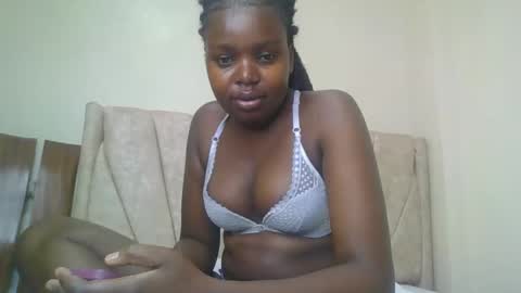 Snapshot of lavycaramel chatting on 11-17-25, 10:48 lavycaramel online show from 11-17-25, 10:48