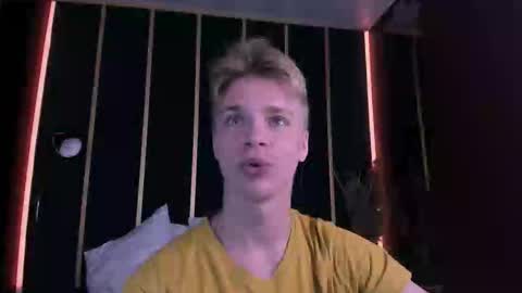 Snapshot of lawrence_miles chatting on 10-10-25, 10:36 Lawrence online show from 10-10-25, 10:36