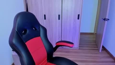 Snapshot of lay_lah chatting on 10-31-25, 12:33 laylaah online show from 10-31-25, 12:33