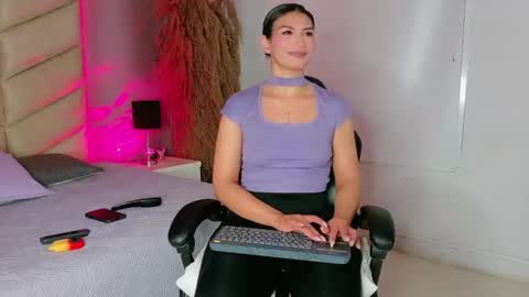 laya online show from 12-15-25, 03:33