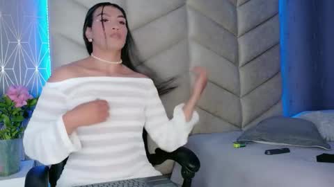 laya online show from 02-22-26, 12:12