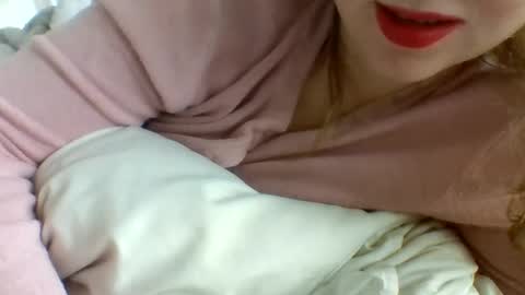 Snapshot of layannalea chatting on 01-10-25, 11:29 layannalea online show from 01-10-25, 11:29