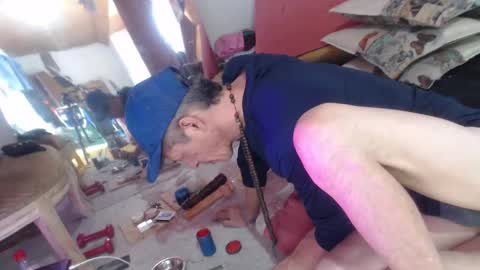 Laye19 online show from 01-27-25, 03:28