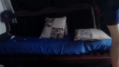 Laye19 online show from 09-28-25, 06:02