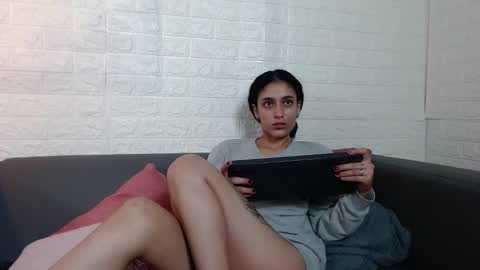 Layla online show from 02-22-25, 01:00