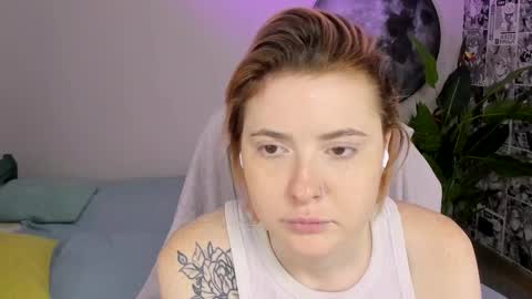 Layla online show from 11-21-25, 05:50