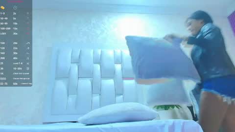 L A Y L A online show from 04-13-26, 01:05